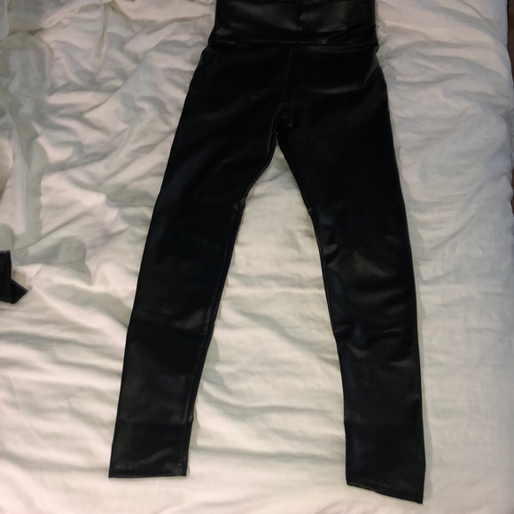 Black pleather shein tights - Picture 2 of 2